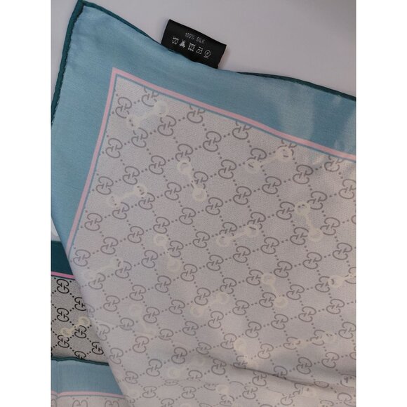 Gucci Women's 100% Silk GG Pattern Scarf With Box And bag. - Picture 7 of 11
